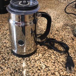 Nespresso milk froth machine